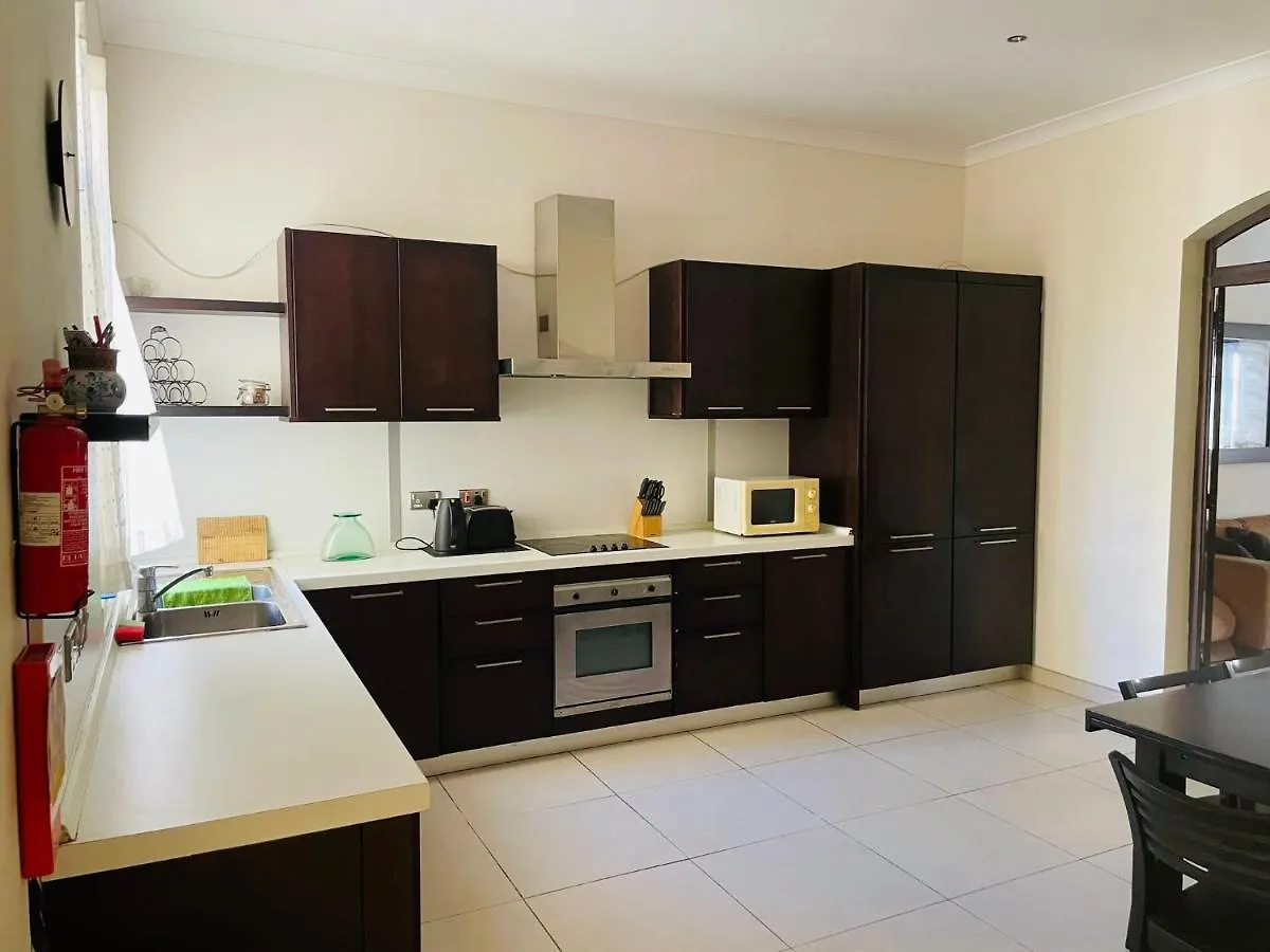 Friendly Tigne Point Apartment Sliema 0*,